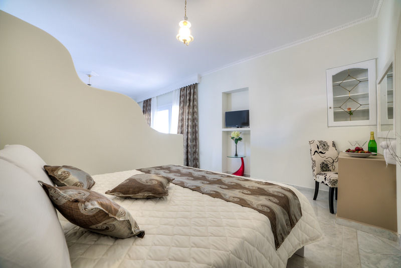 Pantheon Hotel Agios Georgios  Екстериор снимка