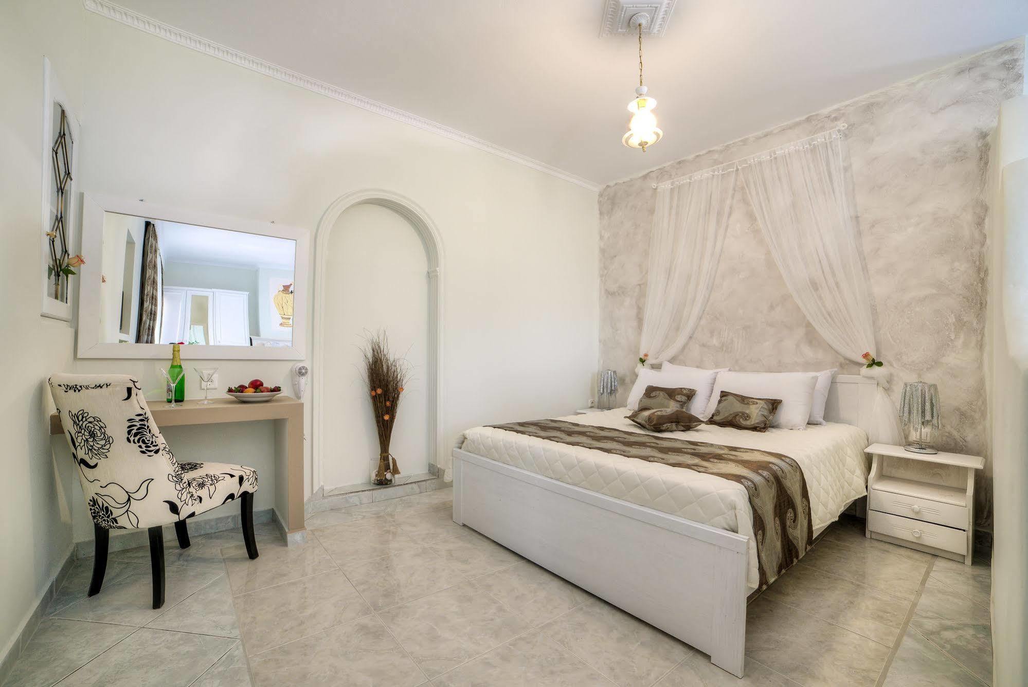 Pantheon Hotel Agios Georgios  Екстериор снимка