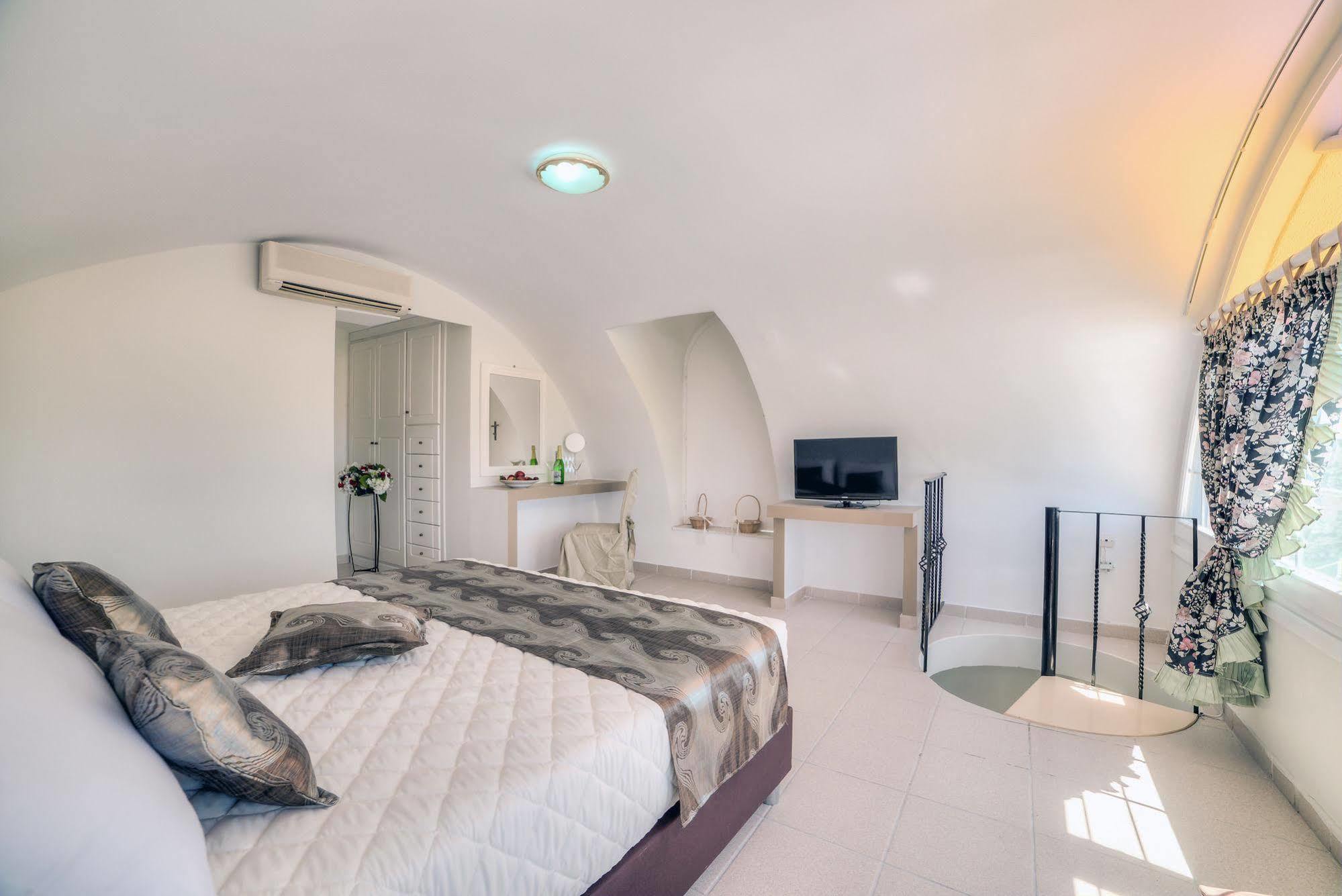 Pantheon Hotel Agios Georgios  Екстериор снимка