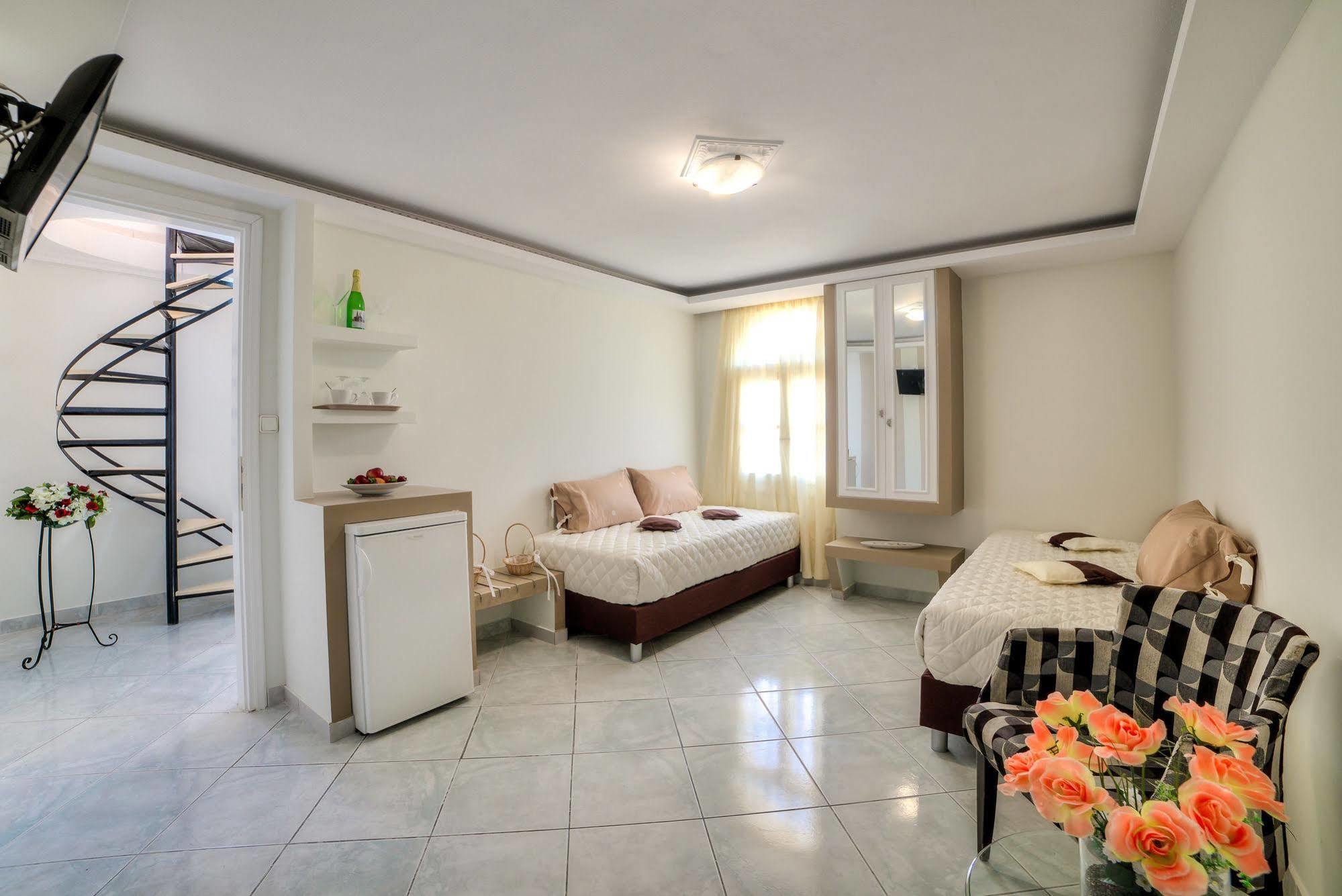 Pantheon Hotel Agios Georgios  Екстериор снимка