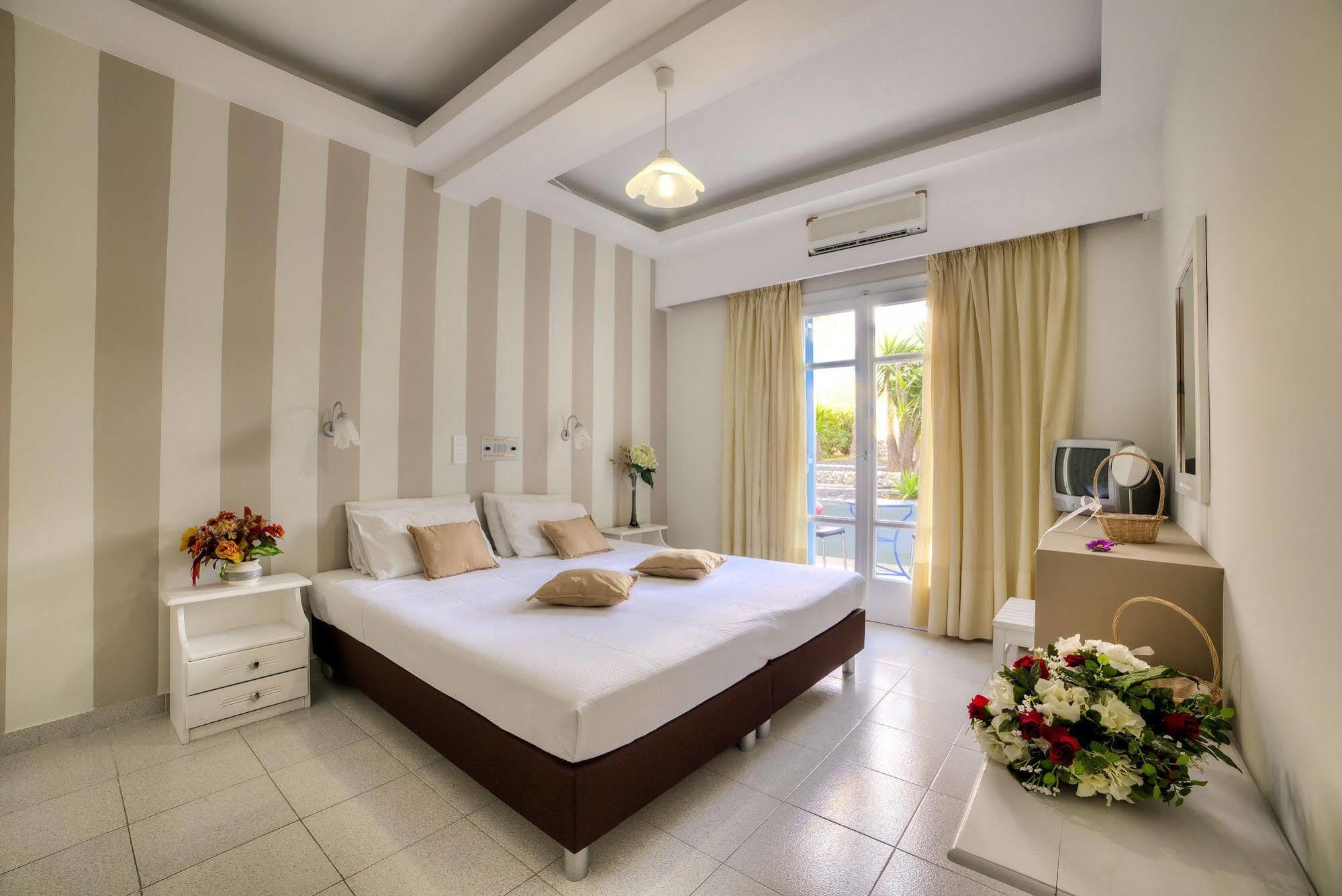 Pantheon Hotel Agios Georgios  Екстериор снимка