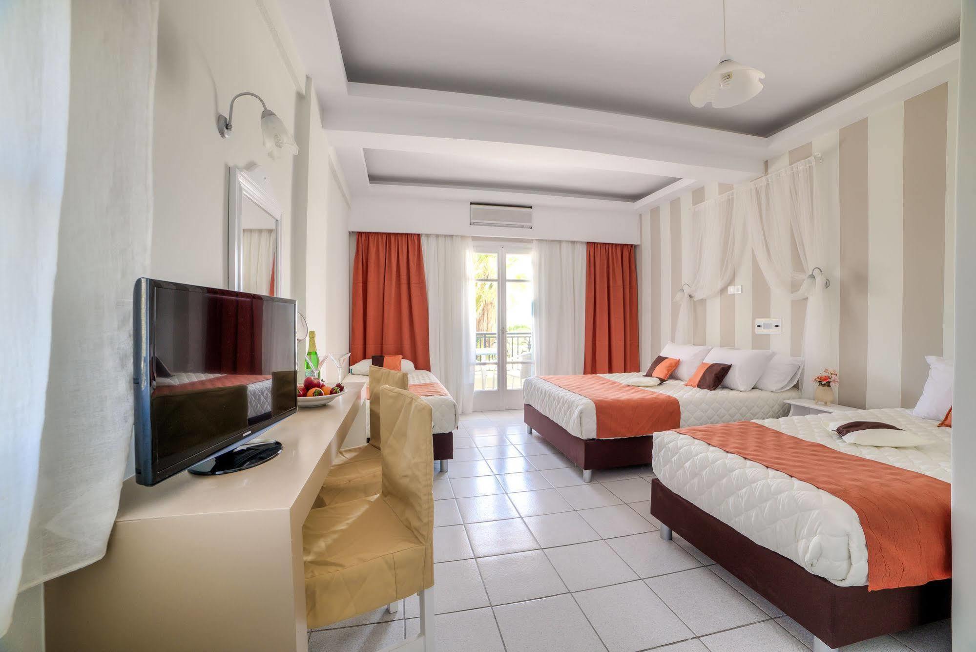 Pantheon Hotel Agios Georgios  Екстериор снимка