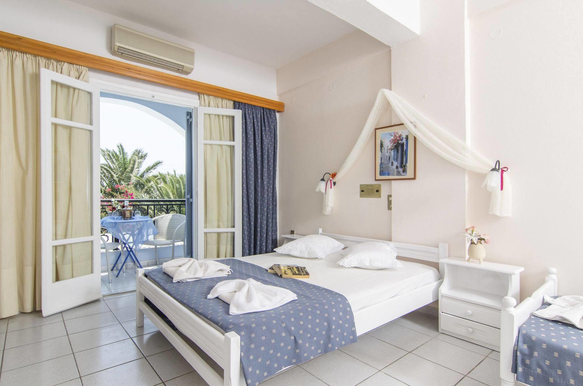 Pantheon Hotel Agios Georgios  Екстериор снимка